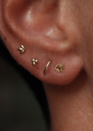 Orbital – zwei Piercings mit einem gemeinsamen Ring